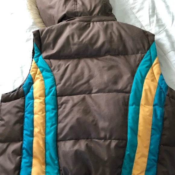 Vest - Picture 3 of 4